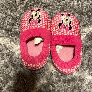 Minnie Mouse slippers size 7/8